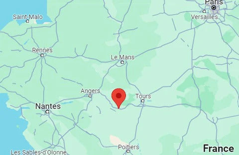 Où se trouve Bourgueil sur une carte ?